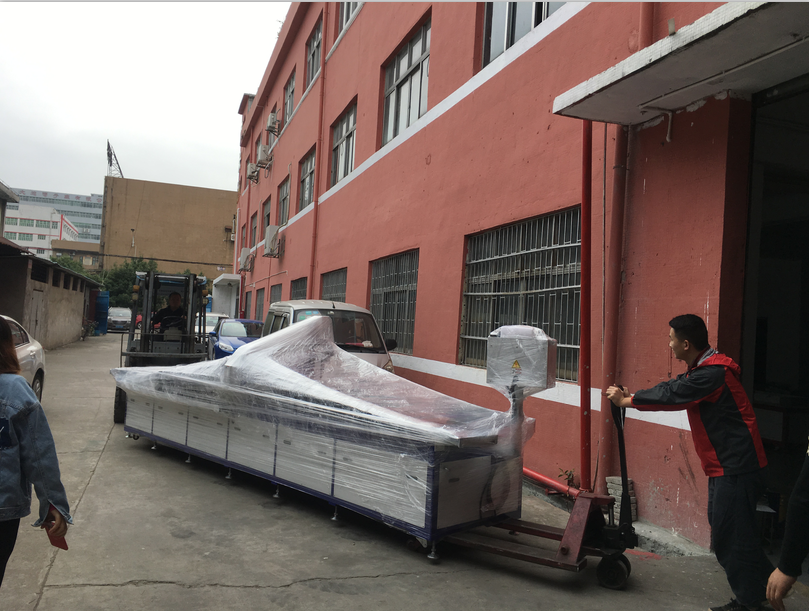 4米行程自動鉆孔機(jī)出貨江蘇!